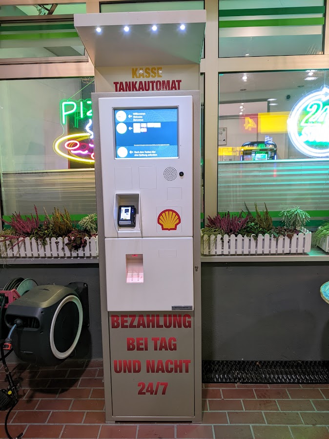 Tankautomat mit Bezahlund rund um die Uhr